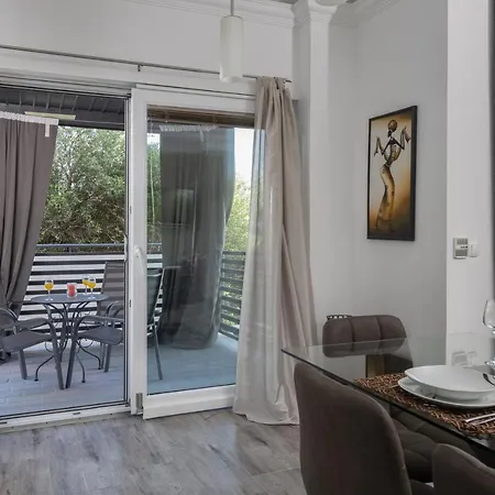 Villa Zara With Pool