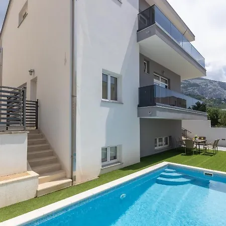 Zara With Pool * Makarska
